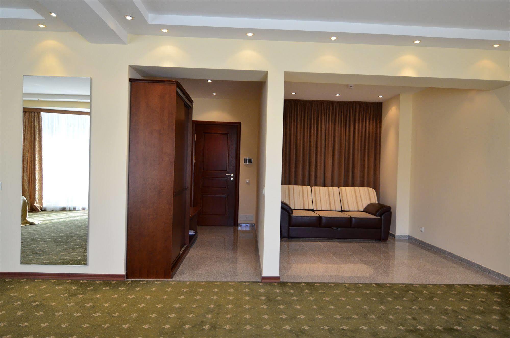 Platinum Hotel 키시나우 외부 사진